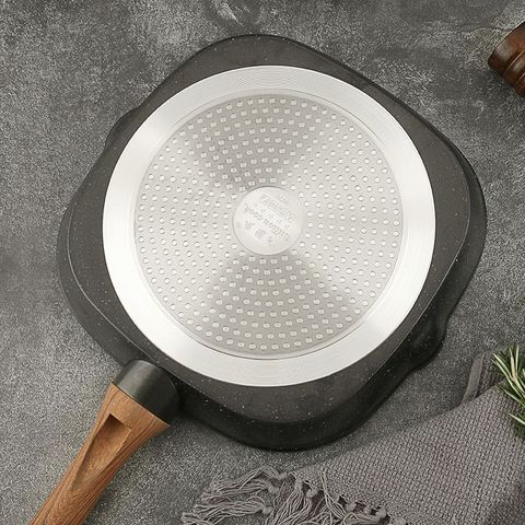 Chảo Gang Vuông Đá Vân - Chảo Bít Tết Cán Gỗ Có Mỏ Vịt Rót Dầu - Đáy Từ Đa Năng Nhà Bếp (TV613)