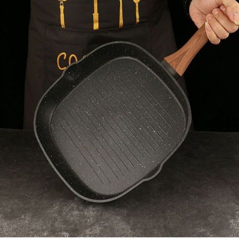 Chảo Gang Vuông Đá Vân - Chảo Bít Tết Cán Gỗ Có Mỏ Vịt Rót Dầu - Đáy Từ Đa Năng Nhà Bếp (TV613)
