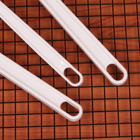 Phới Dẹt Quét Kem và Trộn Bột - Dụng Cụ Làm Bánh Nhà Bếp Đa Năng TVKITCHEN Chất Liệu Nhựa và Silicon, Màu Trắng (TV335)