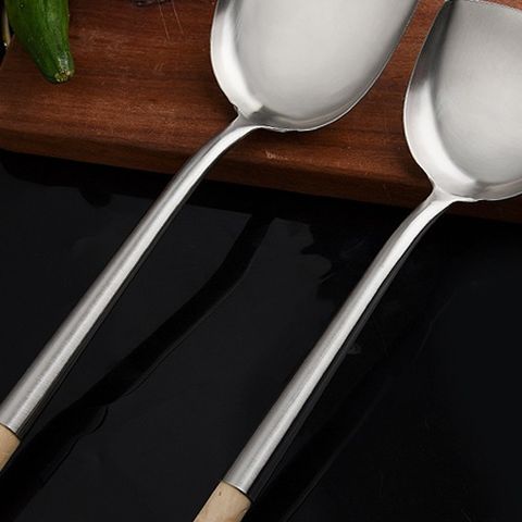 Sạn Xào Inox Cán Gỗ - Sạn Chiên Thức Ăn, Sạn Phẳng Chiên Cá Chất Lượng Cao - Dụng Cụ Nhà Bếp Tiện Dụng (TV451)