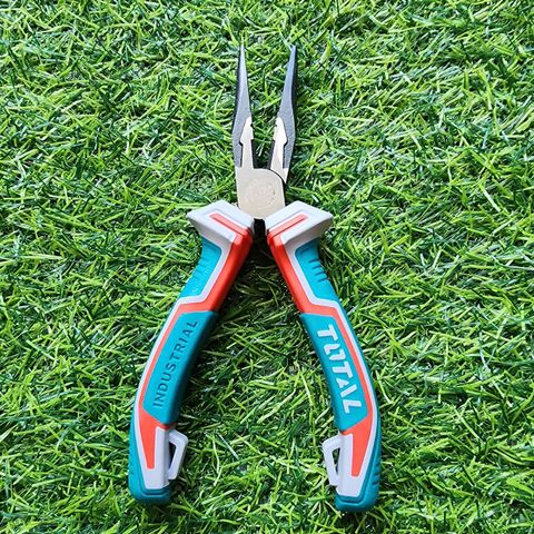 Kìm Mũi Nhọn 6 Inch Total THT220606 - Thép Hợp Kim, Tay Cầm Nhựa êm Ái, Dụng Cụ Cầm Tay Chất Lượng Cao Cho Thợ Sửa Chữa