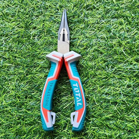 Kìm Mũi Nhọn 6 Inch Total THT220606 - Thép Hợp Kim, Tay Cầm Nhựa êm Ái, Dụng Cụ Cầm Tay Chất Lượng Cao Cho Thợ Sửa Chữa