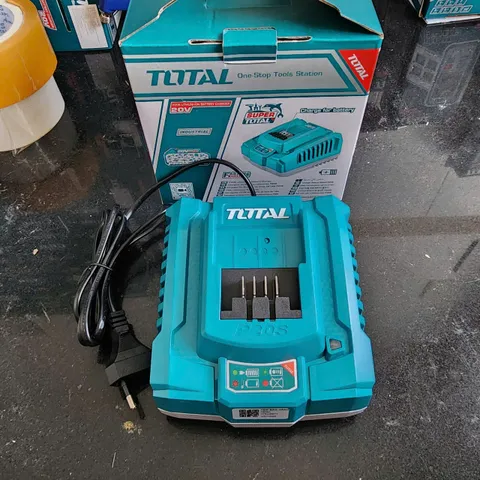 Đế sạc nhanh Total TFCLI20411 20V-4Ah - Sạc pin Lithium-Ion an toàn, hiệu suất cao, hàng chính hãng