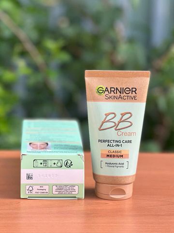 Kem Nền BB Cream Classic 50ml - 3 Trong 1 Dưỡng ẩm, Chống Nắng SPF 15, Hyaluronic Acid, Cho Da Rạng Rỡ, Thân Thiện Môi Trường