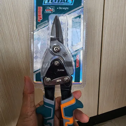 Kéo Cắt Tôn Mũi Thẳng 10 Inch Total THT522106 - Lưỡi Thép Không Gỉ, Chất Lượng Cao, Cắt Nhẹ Nhàng Trên Kim Loại Mỏng