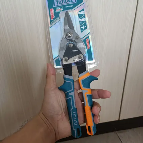 Kéo Cắt Tôn Mũi Thẳng 10 Inch Total THT522106 - Lưỡi Thép Không Gỉ, Chất Lượng Cao, Cắt Nhẹ Nhàng Trên Kim Loại Mỏng