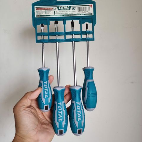 Bộ Tuốc Nơ Vít Dẹp & Bake 4 Chi Tiết TOTAL THT250604 - Thiết Kế Mới, Tay Cầm Chống Trượt, Chất Liệu CRV Bền Bỉ Ổn Định