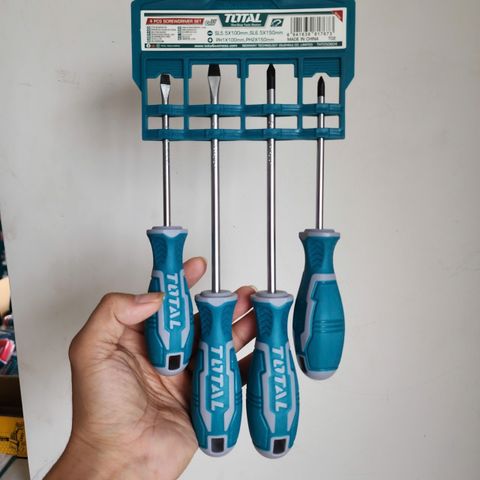 Bộ Tuốc Nơ Vít Dẹp & Bake 4 Chi Tiết TOTAL THT250604 - Thiết Kế Mới, Tay Cầm Chống Trượt, Chất Liệu CRV Bền Bỉ Ổn Định
