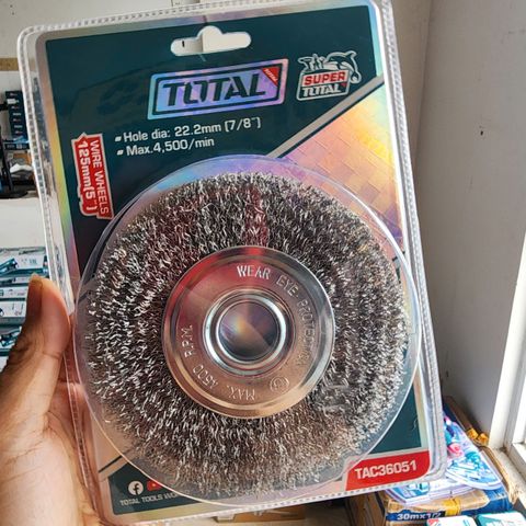 Bánh Cước 125mm Total TAC36051 - Dụng Cụ Làm Sạch Kim Loại, Lông Thép Chất Lượng Cao, Dùng Với Máy Mài Góc