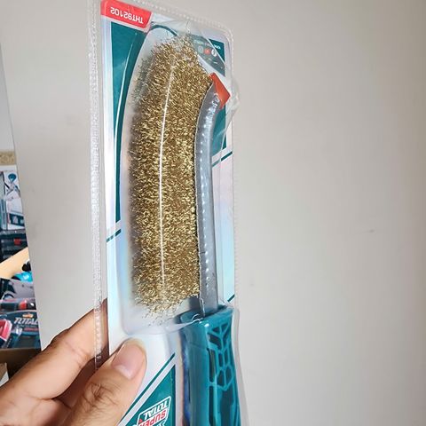 Bàn Chải Đồng TOTAL THT92102 - Dụng Cụ Cầm Tay Chất Lượng, Bền Bỉ, Làm Sạch Kim Loại Hiệu Quả