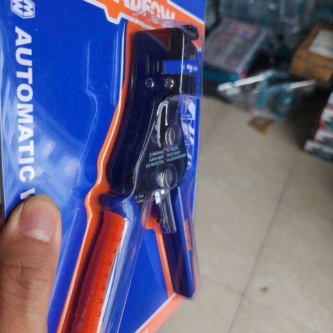 Kìm tuốt dây tự động 7 inch Wadfow WBQ9601 - Dụng cụ cầm tay chính hãng, tiện lợi cho thợ điện và sửa chữa gia đình.