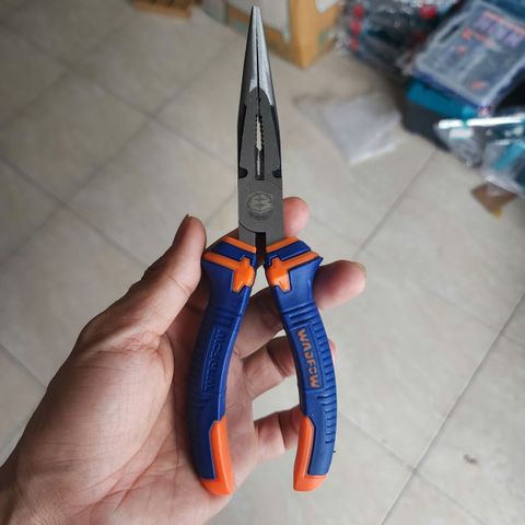 Kìm Mũi Nhọn 8 Inch Wadfow WPL2C08 - Dụng Cụ Cầm Tay Bền Chắc Chất Liệu Thép Carbon, Phủ Chống Gỉ, Tay Cầm Chống Trượt
