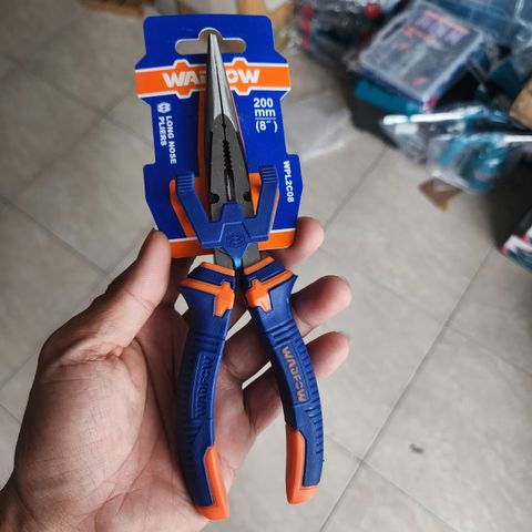 Kìm Mũi Nhọn 8 Inch Wadfow WPL2C08 - Dụng Cụ Cầm Tay Bền Chắc Chất Liệu Thép Carbon, Phủ Chống Gỉ, Tay Cầm Chống Trượt