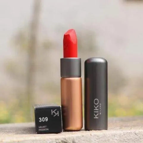 Son Lì Kiko 309 Đỏ Cam - Màu Sắc Phù Hợp Mọi Lứa Tuổi, Độ Lì Cao, Dễ Dàng Sử Dụng, Quà Tặng Sang Chảnh
