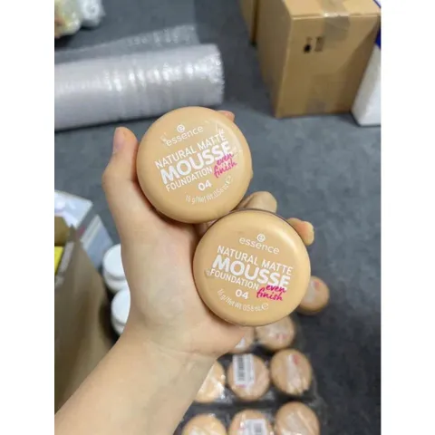 Phấn Mousse Essence 04 Dưỡng Ẩm - Lớp Nền Mịn Mỏng Tông Sáng - Sản Phẩm Hàng Đức Chính Hãng 16g