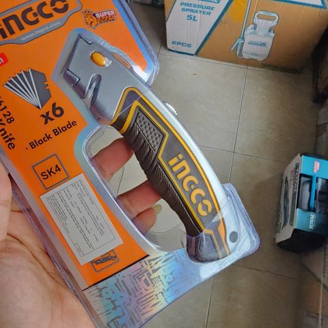 Dao cắt rọc đa năng INGCO HUK6128 - Lưỡi SK5 sắc bén, tay cầm chống trượt, dụng cụ cầm tay lý tưởng cho văn phòng và gia đình