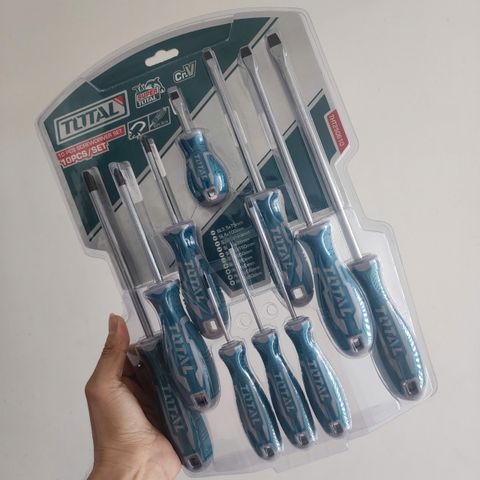Bộ tuốc nơ vít dẹp và bake 10 chi tiết Total THT250610 - Công cụ sửa chữa bền chắc, tay cầm chống trượt, chất liệu thép CR-V êm tay.