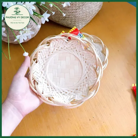 Đĩa tre hình hoa sen - Mẹt trang trí đa năng cho hạt hướng dương, bánh kẹo, cắm hoa - Sản phẩm độc đáo từ Phương Vy Decor