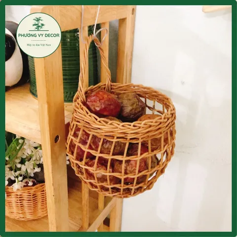 Giỏ mây đan treo tường cắm hoa, đựng hành tỏi, đồ chơi trang trí an toàn cho bé, thân thiện môi trường Phương Vy Decor
