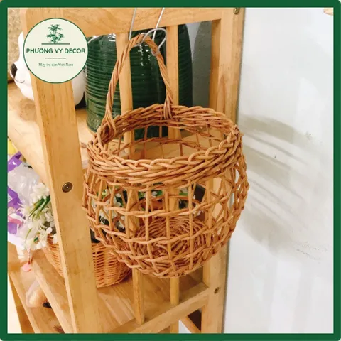 Giỏ mây đan treo tường cắm hoa, đựng hành tỏi, đồ chơi trang trí an toàn cho bé, thân thiện môi trường Phương Vy Decor