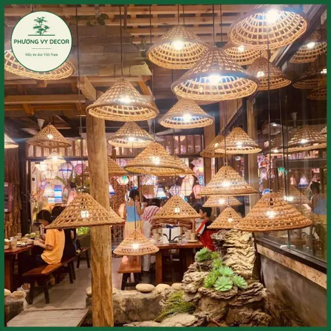 Chao Đèn Mây Hình Nón Đan Thưa - Trang Trí Nhà Cửa, Quán Ăn, Cafe, Sự Kiện - Kiểu Dáng Mộc Mạc, Thân Thiện Với Môi Trường