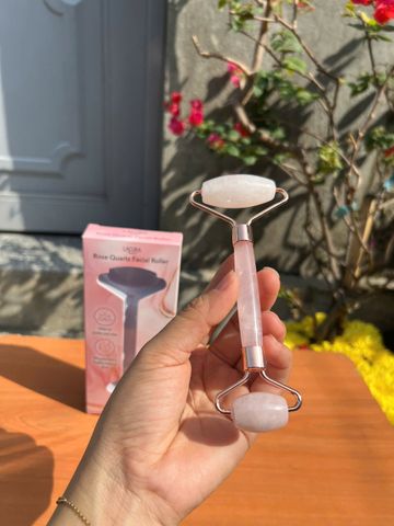 Cây Lăn Massage Mặt Bằng Đá Tự Nhiên Lacura - Trẻ Hóa Da, Giảm Nếp Nhăn, Thư Giãn Cơ Mặt và Tăng Cường Độ Đàn Hồi Da