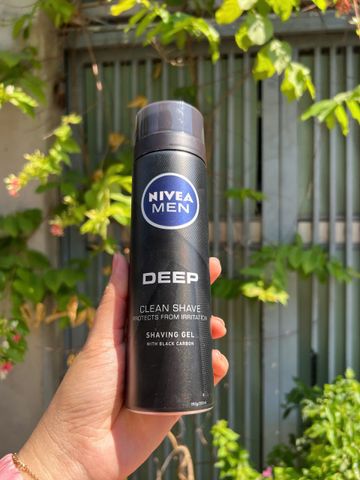 Gel cạo râu Nivea Deep Clean 200ml - Gel tạo bọt làm sạch với than hoạt tính, hương Vanilla & Bourbon, cho trải nghiệm cạo râu nam giới tốt nhất