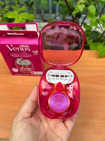Dao cạo Gillette Venus Snap Extra Smooth 5 lưỡi + Hộp bảo quản tiện lợi - Giải pháp hoàn hảo cho làn da nhạy cảm