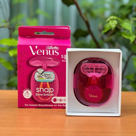 Dao cạo Gillette Venus Snap Extra Smooth 5 lưỡi + Hộp bảo quản tiện lợi - Giải pháp hoàn hảo cho làn da nhạy cảm