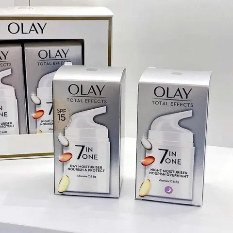 Kem dưỡng ban ngày Olay Total Effects 7in1 SPF15 - 50ml( bản UK)