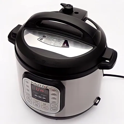 Nồi áp suất điện đa năng INSTANT POT DUO 7 IN 1 5,7L hàng nhập Đức chính hãng