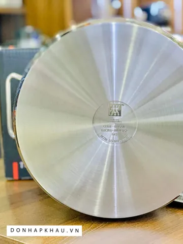 Nồi Luộc Gà Zwilling 14L - Chất Liệu Thép Không Gỉ, Đáy 3 Lớp, Đa Năng Cho Bếp, Lựa Chọn Hoàn Hảo Cho Gia Đình Đông Người