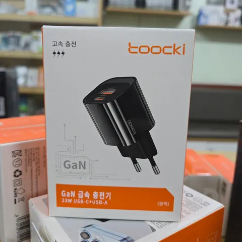 Củ Sạc Nhanh Toocki GaN 33W - 2 Cổng USB-C + USB-A, Sạc An Toàn, Nhỏ Gọn, Tương Thích iPhone/Android