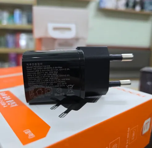 Củ Sạc Nhanh Toocki GaN 33W - 2 Cổng USB-C + USB-A, Sạc An Toàn, Nhỏ Gọn, Tương Thích iPhone/Android