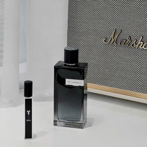 Nước hoa nam YSL Yves Saint Laurent Y EDP 10ml - Hương Oriental Fougere nam tính, mạnh mẽ và quyến rũ, thích hợp cho mọi dịp.