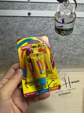Bộ son dưỡng môi Carmex Lip Balm Mini - Hương Wild Berry, Cupcake & Tropical, Dưỡng ẩm, Chống nắng SPF 15 - Chăm sóc môi hàng ngày