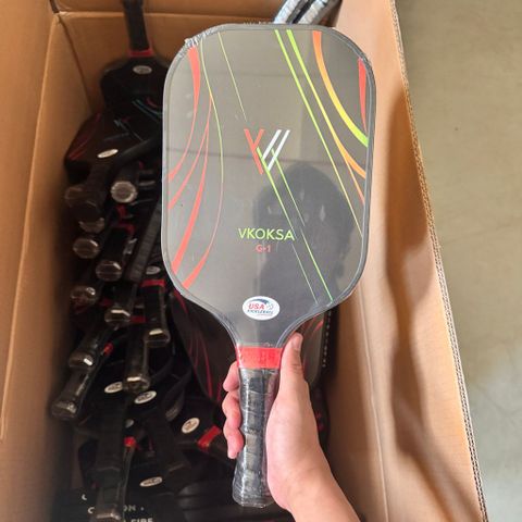 Vợt Pickleball VKOKSA C-2 - Bộ 2 vợt carbon T300 và fiberglass nhẹ, bền, đạt chuẩn USAPA cho người chơi chuyên nghiệp và nghiệp dư