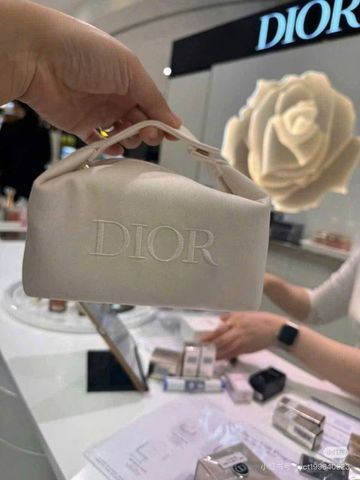 Túi Pouch Dior Tặng Khách VIP - Phụ Kiện Thời Trang Sang Trọng, Thiết Kế Tinh Tế, Đựng Mỹ Phẩm & Phụ Kiện Cá Nhân