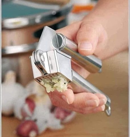 Kẹp Ép Tỏi WMF Profi Plus - Thép Không Gỉ Cromargan 18/10, Dụng Cụ Bếp Chất Lượng, Thiết Kế Tiện Lợi, Dễ Dàng Rửa Bát