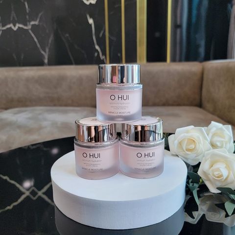 Kem dưỡng ẩm, lão hóa ohui hồng 30ml ( tách sét )