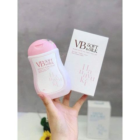 Dung dịch vệ sinh phụ nữ HANAYUKI Hana Soft Silk & VB Soft Silk 150g - Tinh chất thiên nhiên, an toàn, diệt khuẩn, giữ ẩm, tự tin suốt 24 giờ