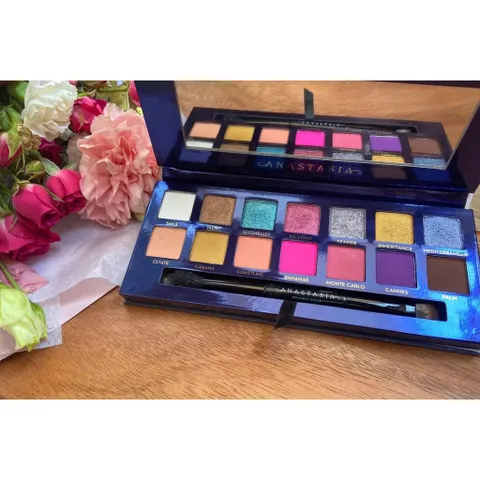 Bảng Phấn Mắt Anastasia Beverly Hills 14 Ô - Trang Điểm Độc Đáo với 14 Màu Sắc Cuốn Hút - Sản Phẩm Chất Lượng Cao Từ Nana Shop