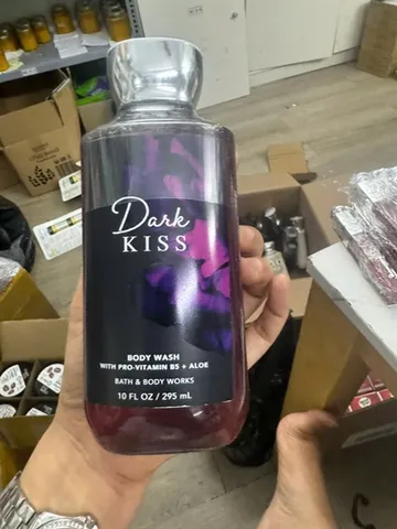 Sữa tắm Bath & Body works Dark kiss 295ml 329310