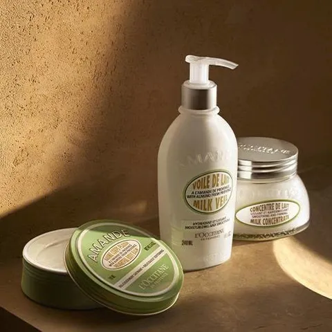 Dưỡng thể L'Occitane Almond Milk Veil 240ml