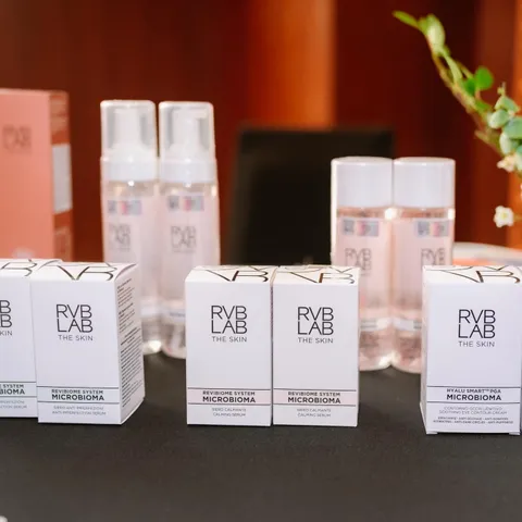 Kem Cân Bằng Pre-Probiotic RVB LAB - Tái Tạo Da, Chống Lão Hóa, Cấp Ẩm Sâu, Giúp Da Khỏe Mạnh và Căng Bóng 50ml