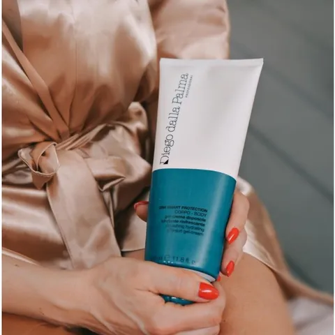 Kem làm dịu và cấp ẩm DIEGO DALLA PALMA REFRESHING HYDRATING AFTERSUN GEL-CREAM 350ml cho da body, phục hồi và bảo vệ sau phơi nắng