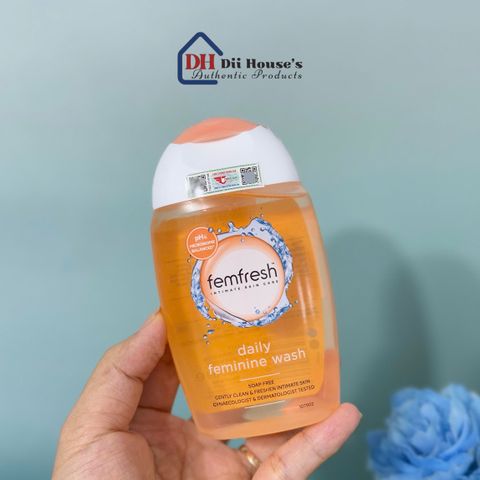 Dung dịch vệ sinh phụ nữ Femfresh Daily Wash 150ml – Sạch khuẩn, khử mùi, chiết xuất tự nhiên, an toàn cho mọi độ tuổi.
