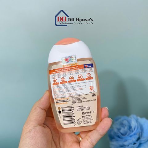 Dung dịch vệ sinh phụ nữ Femfresh Daily Wash 150ml – Sạch khuẩn, khử mùi, chiết xuất tự nhiên, an toàn cho mọi độ tuổi.