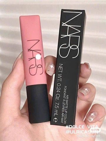 Son Kem Nars 888 Ladies Air Matte Lip Color Dolce Vita - Chất Son Mịn Màng, Giữ Màu Lâu, Độ Ẩm Tối Ưu Cho Đôi Môi Quyến Rũ