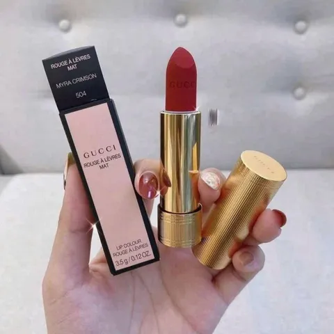 Son Gucci 504 Myra Crimson - Son Môi Lì Sang Trọng, Độ Bền Màu Cao, Lớp Màu Đều, Dưỡng Ẩm Tuyệt Đối, Phụ Kiện Thời Trang Quyến Rũ